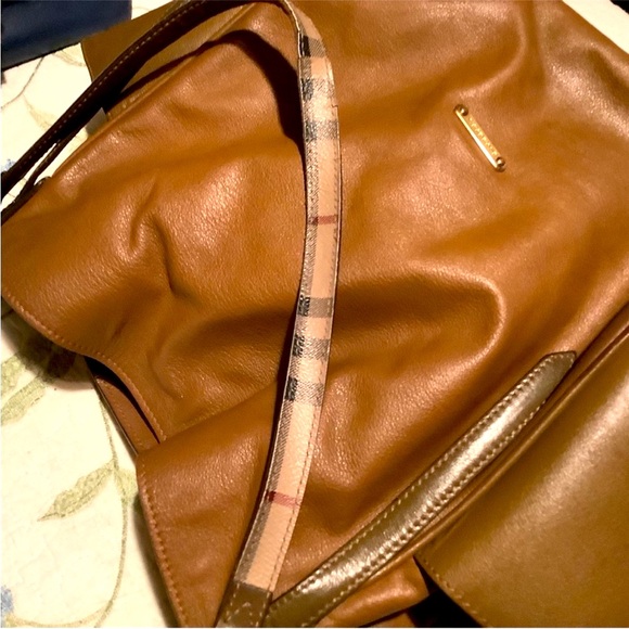 Burberry “Canterbury” Classic!! Natural Leather & Authentic Burberry Plaid Bag! - Picture 10 of 16